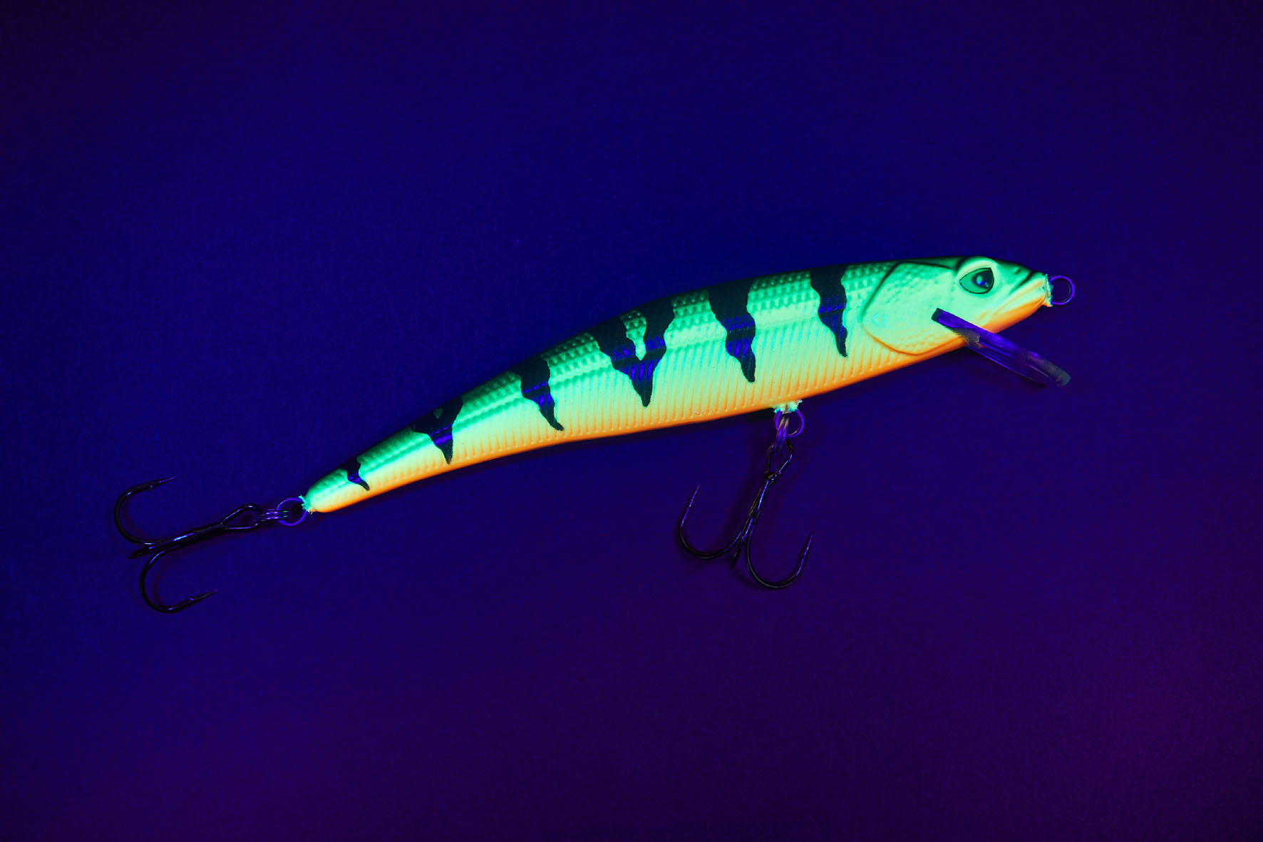 MK Adventure UV Booster 2.0 Fire Shark 11cm, Tauchtiefe 1,3m